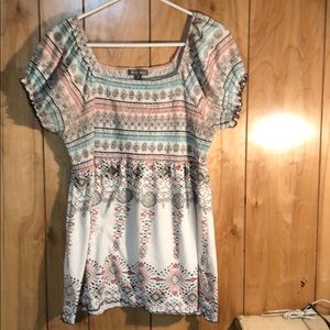 Cute square neck top - very comfortable!